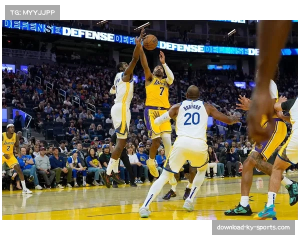 勇士第三节三分命中率60%：外线火力爆发与进攻空间创造